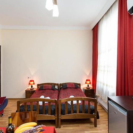 Gis Guest House Tbilisi Exterior photo