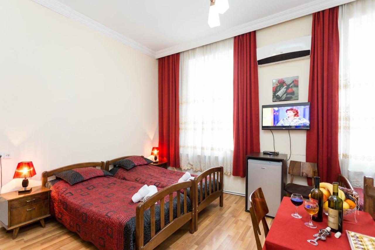 Gis Guest House Tbilisi Exterior photo